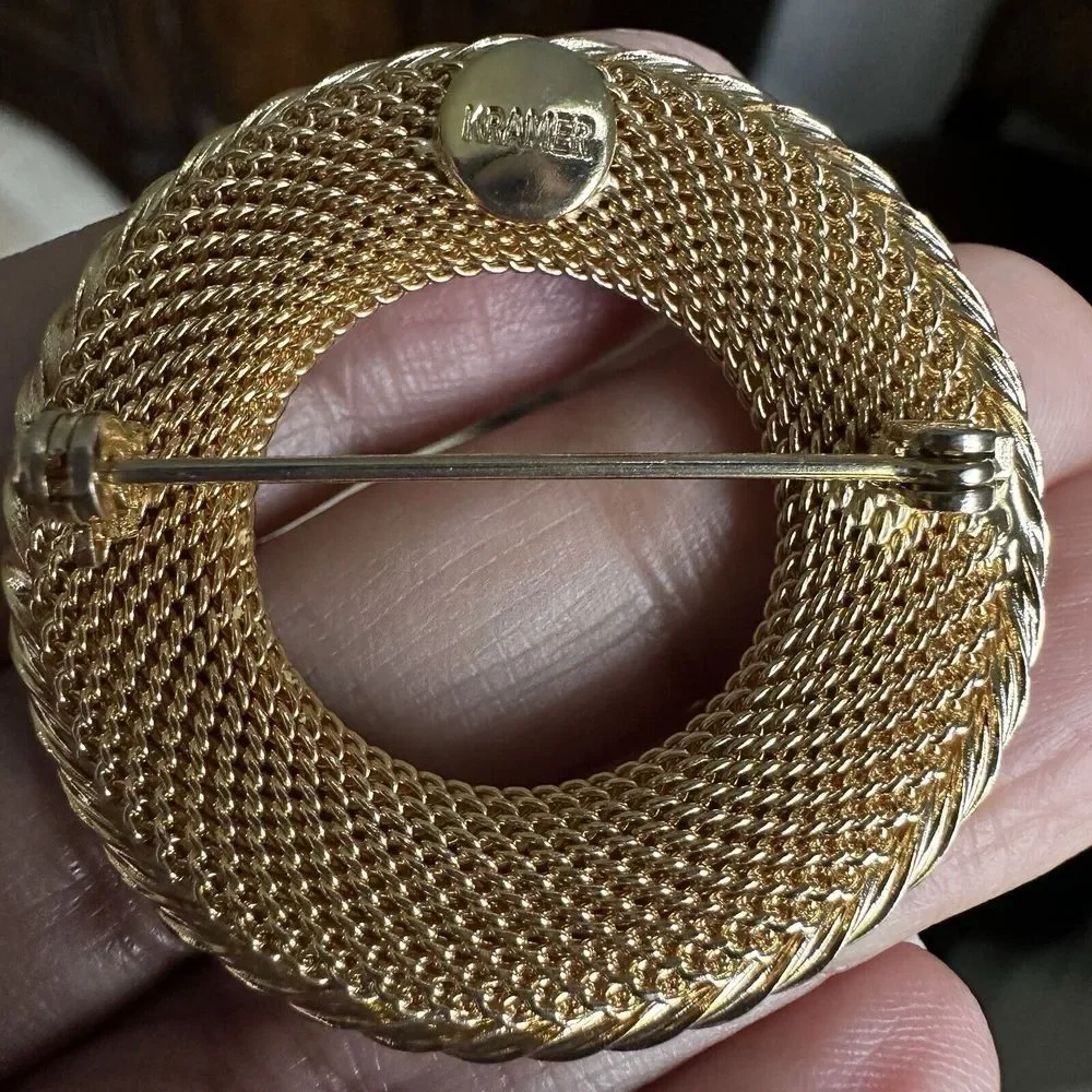 Vintage Kramer Of New York Brooch Pin 1.75 Inch Gold  Mesh Metal Circle  Signed‎